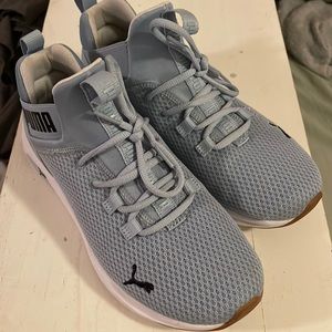 Womens Puma tennis shoes size 8